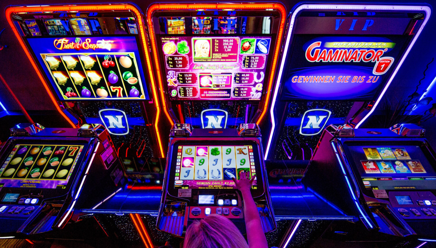 The Dynamics of Gambler Selection and Online Slot Prospects